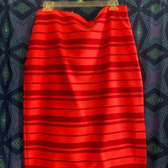 Banana Republic Red Striped Pencil Skirt - Picture 2 of 5